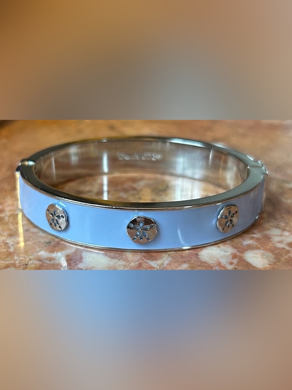 TALBOTS Signed Baby Blue & Silver Tone Magnetic Bangle W/Sanddollars